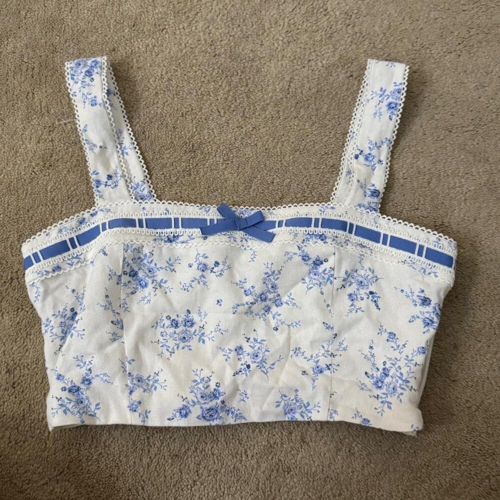 Altard state cream and blue floral crop top